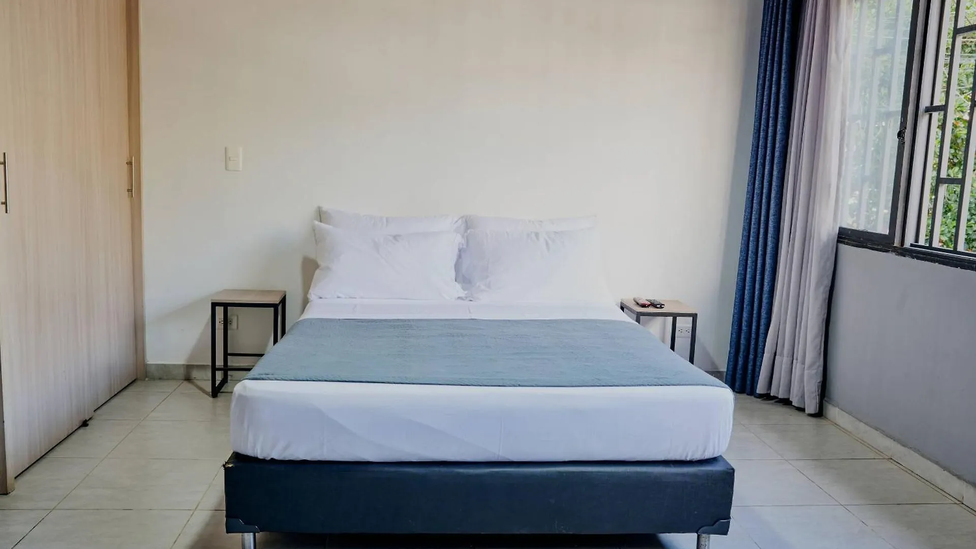 Apartamentos En Zona Rosa De Laureles Medellin 0*,  Colombia